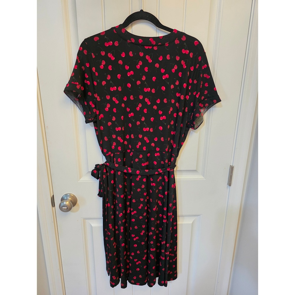 Torrid Cherry Print Faux Wrap Dress Size 1 Black Red Retro Pin Up Rockabilly - Picture 2 of 12